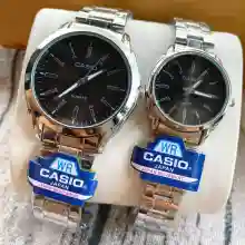 ภาพขนาดย่อของภาพหน้าปกสินค้าใหม่ล่าสุด นาฬิกา casio นาฬิกาข้อมือคาสิโอ นาฬิกาแฟชั่นคู่ นาฬิกาชาย-หญิงใส่ทำงาน ใส่ไปเรียน สวย มีถ่านสำรองแถมให้ ใส่ได้ทุกวัน จากร้าน DD Watch บน Lazada