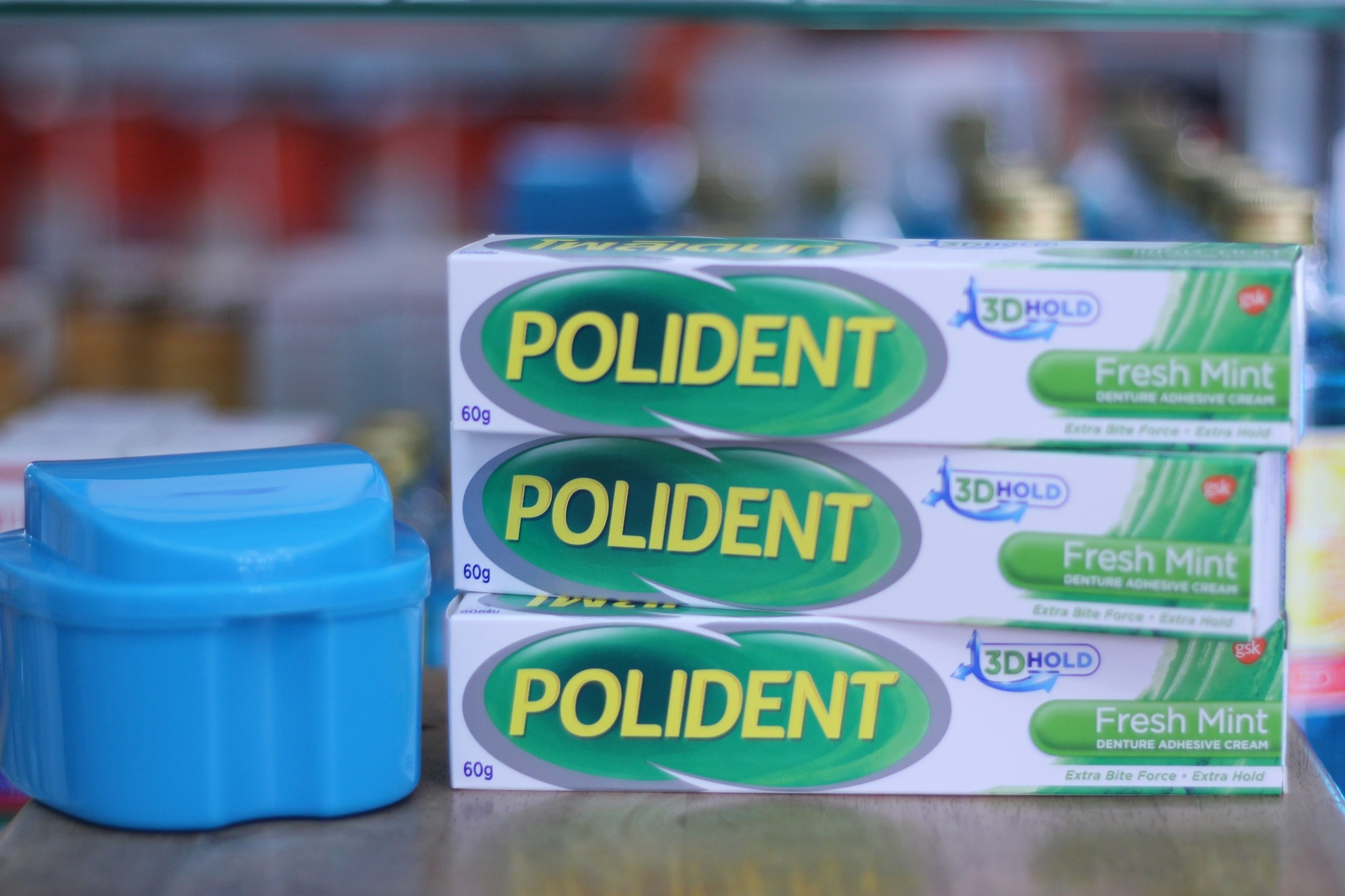 (แพคสุดคุ้ม 3 หลอด แถมกล่องแช่ฟันปลอม) Polident Fresh Mint กาวติดฟันปลอม 60 กรัม