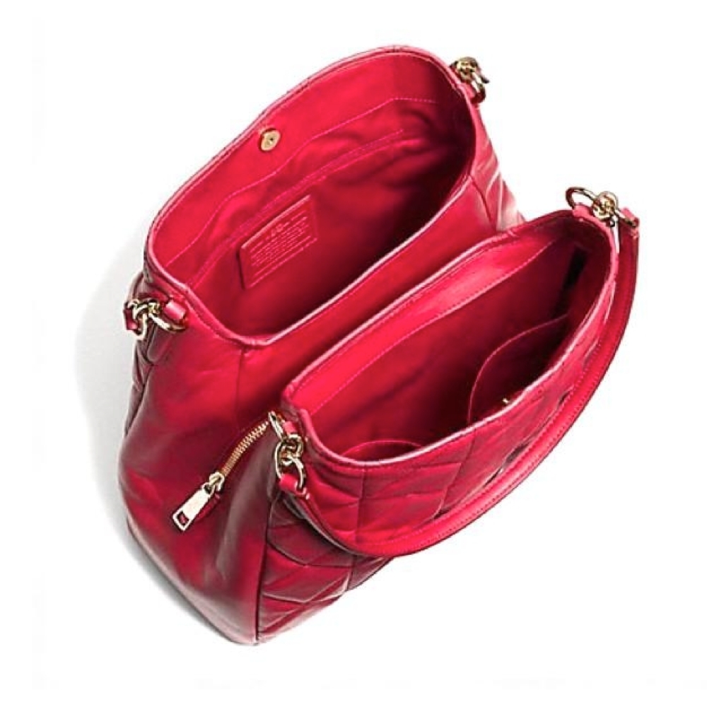 กระเป๋าถือ COACH แท้ หนังแท้ QUILT ทั้งใบ ช่องเยอะ สวยมาก รุ่นหายาก