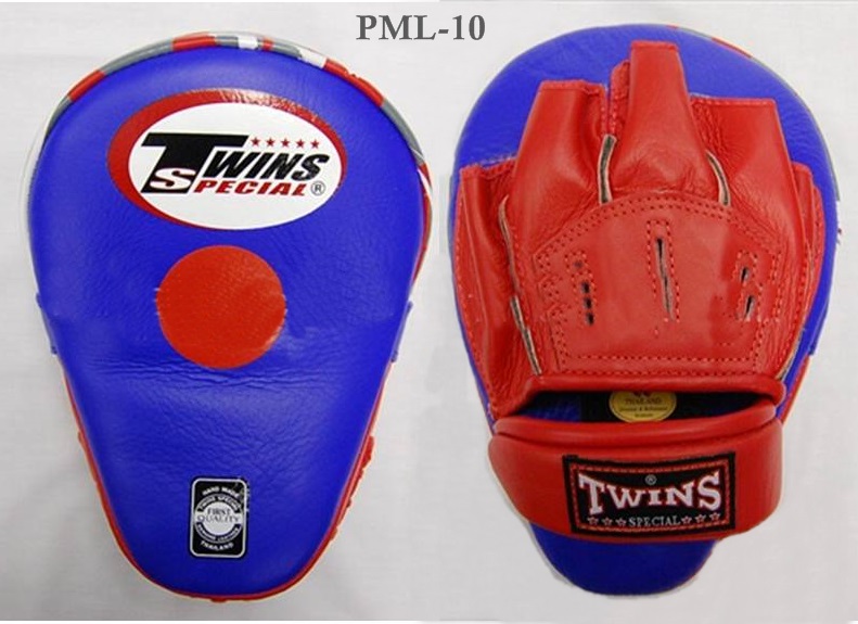 Twins Special Focus mitts punching PML-10 Blue Red Genuine Leather for Trainer Muay Thai MMA K1 เป้ามือทวินส์ สเปเชี่ยล แบบทรงโค้ง สีน้ำเงิน แดง หนังแท้ สำหรับเทรนเนอร์ ฝึกซ้อมมวย