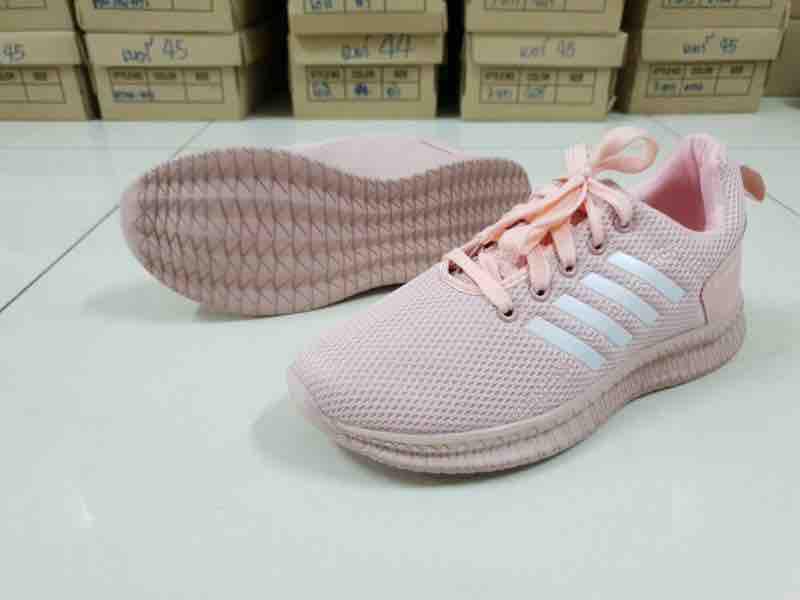 **งานสั่งทำ รองเท้าผ้าใบหัวเหล็ก สไตล์สปอร์ต สีพาสเทลหวานๆ ใส่สบายเท้า น้ำหนักเบา ราคา 480 บาท