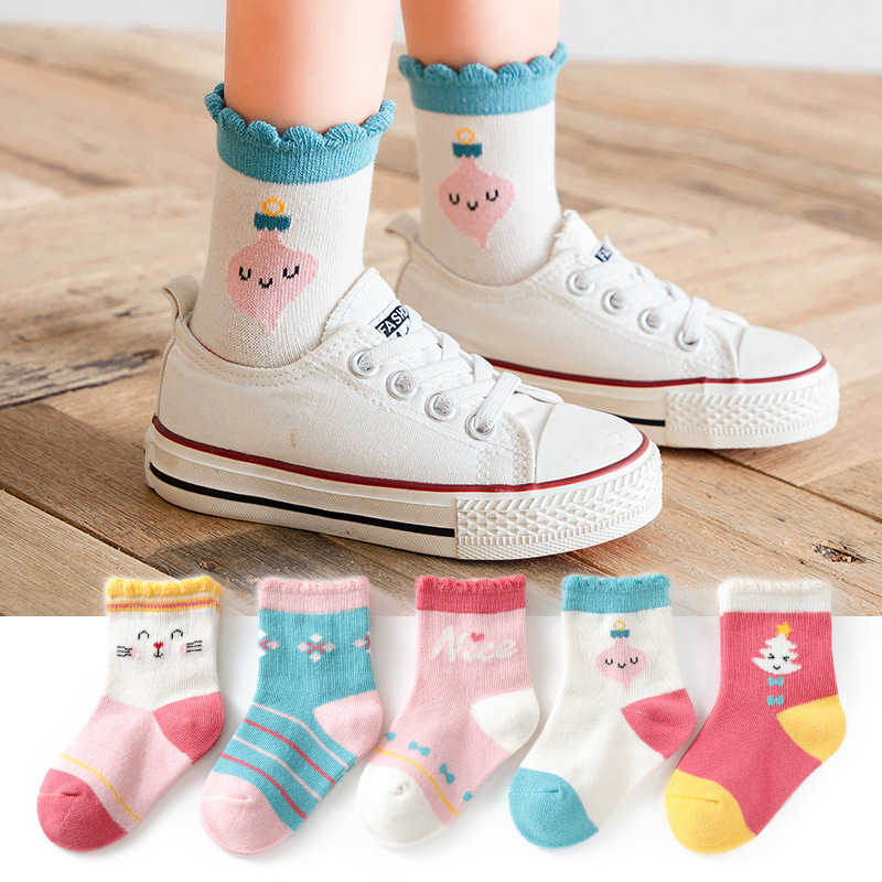 Modern fashion light lab ถุงเท้าเด็ก สำหรับเด็ก 3-8 ปี ถุงเท้าลายการ์ตูน ถุงเท้ากันลื่น เซ็ต 5 คู่ มีหลายลายให้เลือก Cute children socks