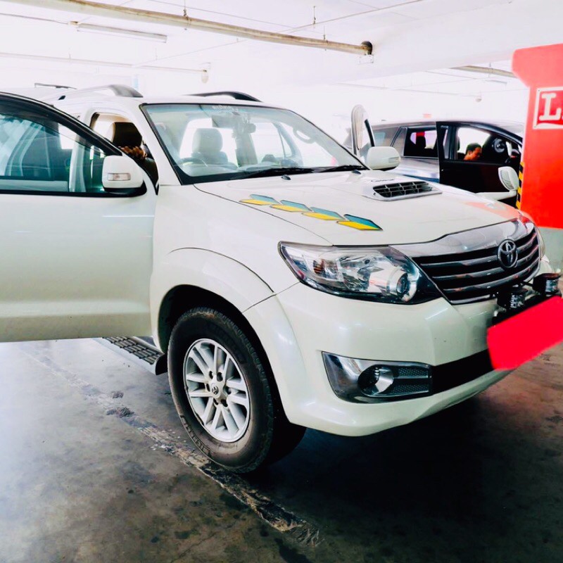 ยางกระดูกงู  Toyota Fortuner โฉมแรก-2014      (ราคาถูกกว่าศูนย์ !!   คุณภาพยาง EPDM   สินค้าเกรดนำเข้า   นวมหนา   รถเงียบ)