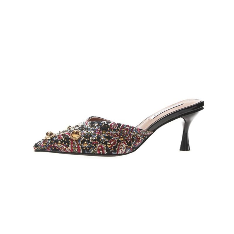Retro bagian depan tajam sandal wanita 2019 musim panas model baru jaringan hijab paku keling batu kristal air tumit tinggi sandal keren sepatu sandal selop