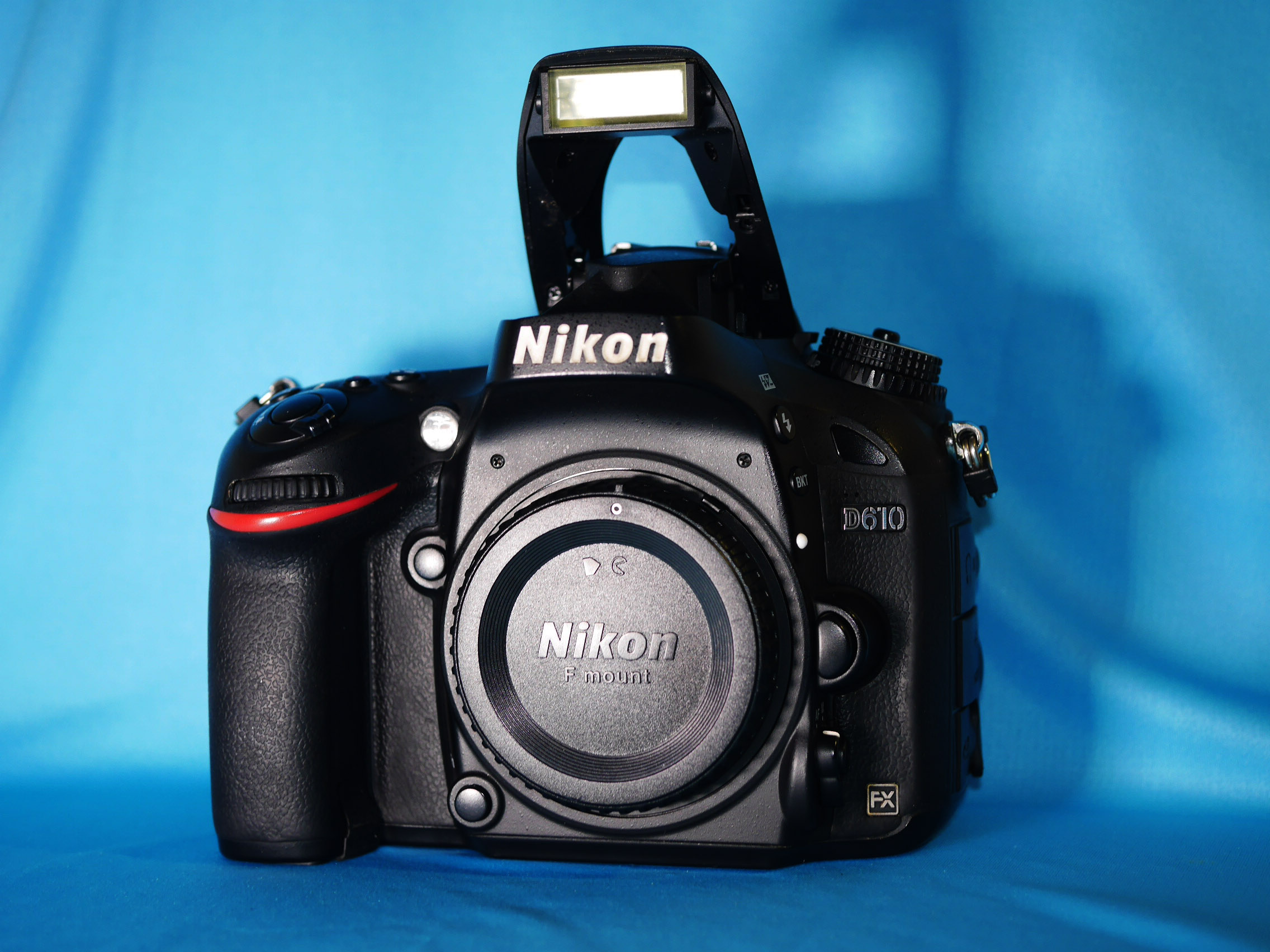 Nikon D610 Full-Frame DSLR with Low-Light Performance Dual card slots, 24.3MP Digital SLR Camera - ตัวกล้อง Black Body, Full Frame CMOS FX-Format