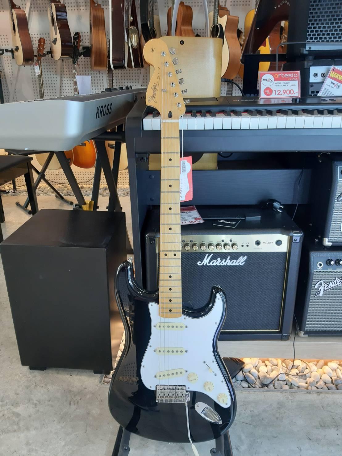 กีต้าร์ไฟฟ้า Fender Jimi hendrix stratocaster black