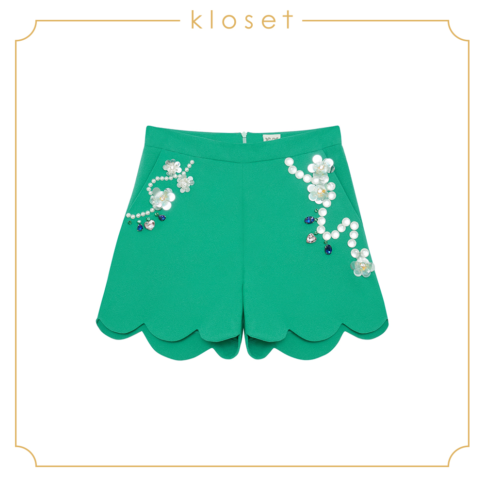 Kloset Scalloped Shorts With Embellishment (RS19-P003)เสื้อผ้าผู้หญิง เสื้อผ้าแฟชั่น กางเกงแฟชั่น กางเกงขาสั้น สี สีเขียว สี สีเขียวไซส์ S