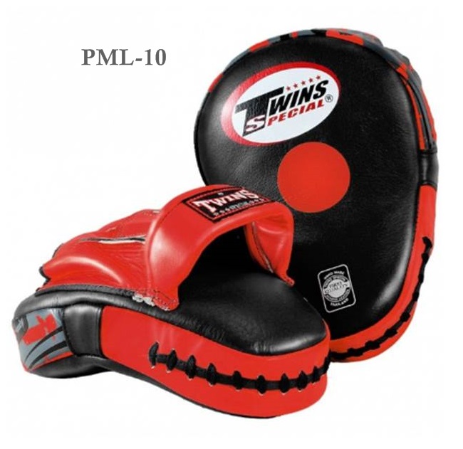 Twins Special Focus mitts  punching PML-10 Black Genuine Leather for Training MuayThai MMA K1เป้ามือทวินส์ สเปเชี่ยล แบบทรงโค้ง สีดำ แดง หนังแท้ สำหรับเทรนเนอร์ ใช้ฝึกซ้อมนักมวย