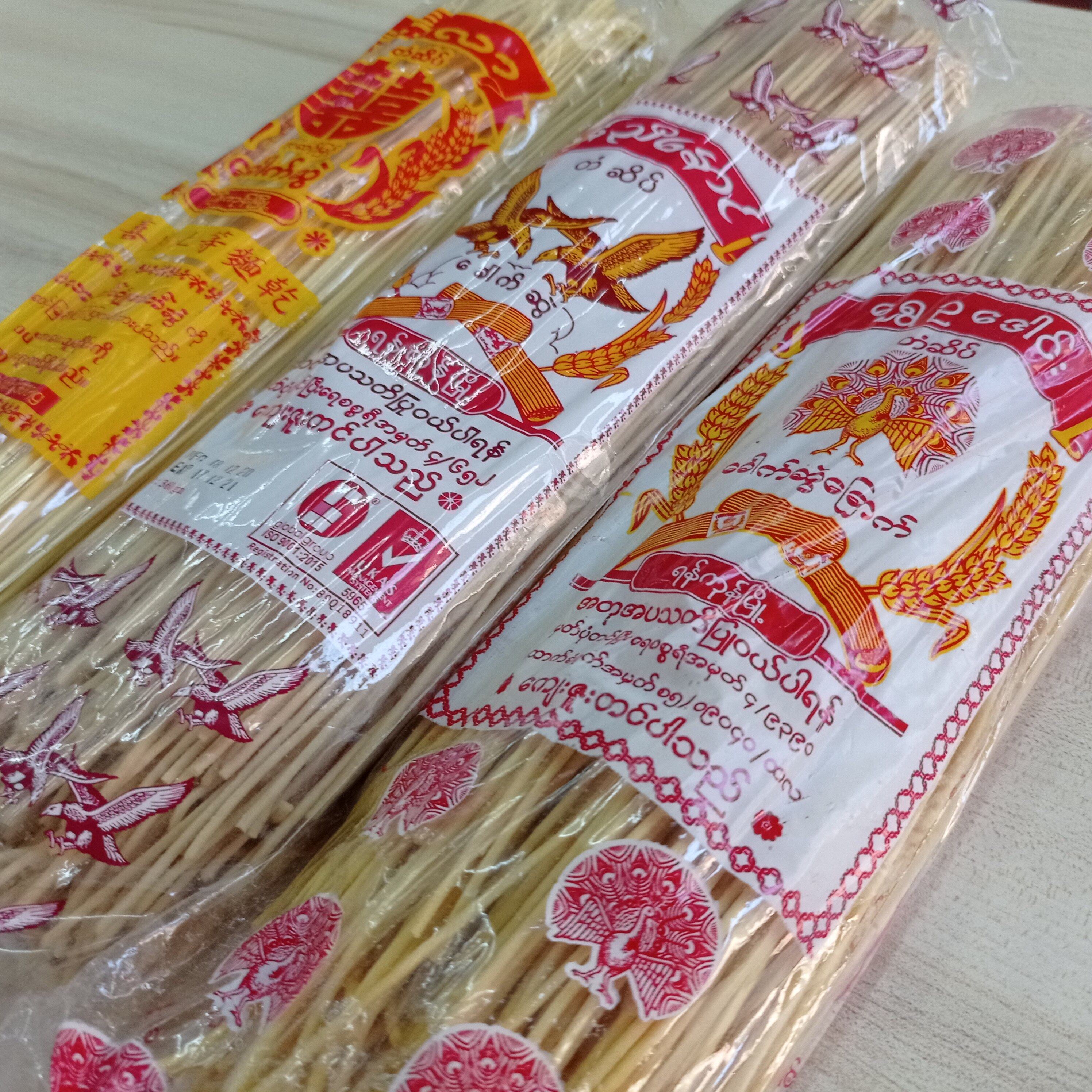 noodles ဂျုံခေါက်ဆွဲ  ข้าวซอยพม่าตรานกคู่  บะหมี่พม่า (1 ห่อ 350 g)จัดส่งสินค้าทุกวัน