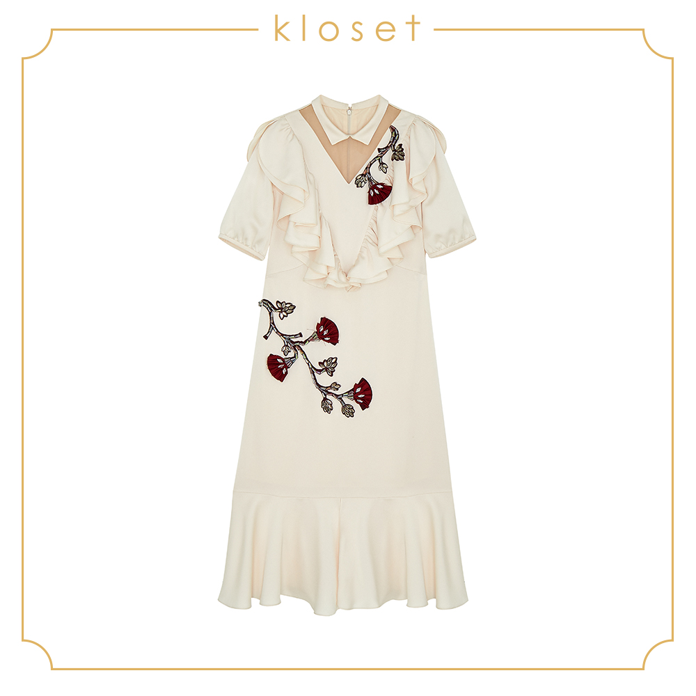 Kloset Embellished Midi Dress (AW18-D008) เสื้อผ้าแฟชั่น เสื้อผ้าผู้หญิง เดรสแฟชั่น เดรสมีปก เดรสปักลูกปัด สี งาช้าง สี งาช้างไซส์ XS