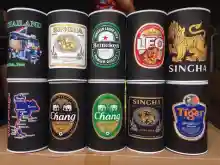 ภาพขนาดย่อของภาพหน้าปกสินค้าปลอกเบียร์ ปลอกเก็บความเย็น รักษาอุณหภูมิ ขวด กระป๋องเบียร์และเครื่องดื่ม Stubby Holders Beer Drinks Bottle Can Cooler จากร้าน Yen Ura บน Lazada