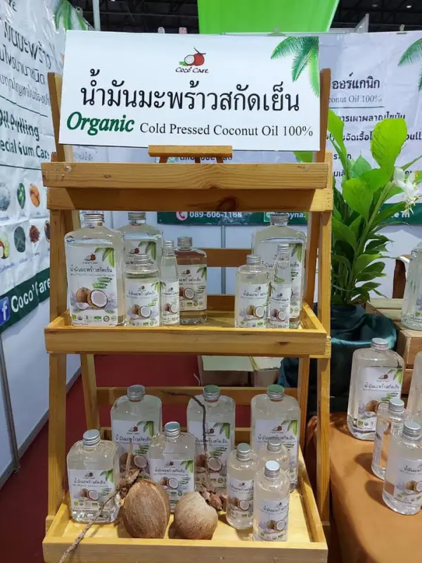 ภาพสินค้าCoco'Care น้ำมันมะพร้าวสกัดเย็น ออร์แกนิก 100% Organic Cold Pressed Coconut Oil (ทานได้ กลิ่นหอม บำรุงผิว เช็ดเครื่องสำอางค์ หมักผม ระบบขับถ่ายดีขึ้น) 500ml จากร้าน sandy-shop บน Lazada ภาพที่ 5