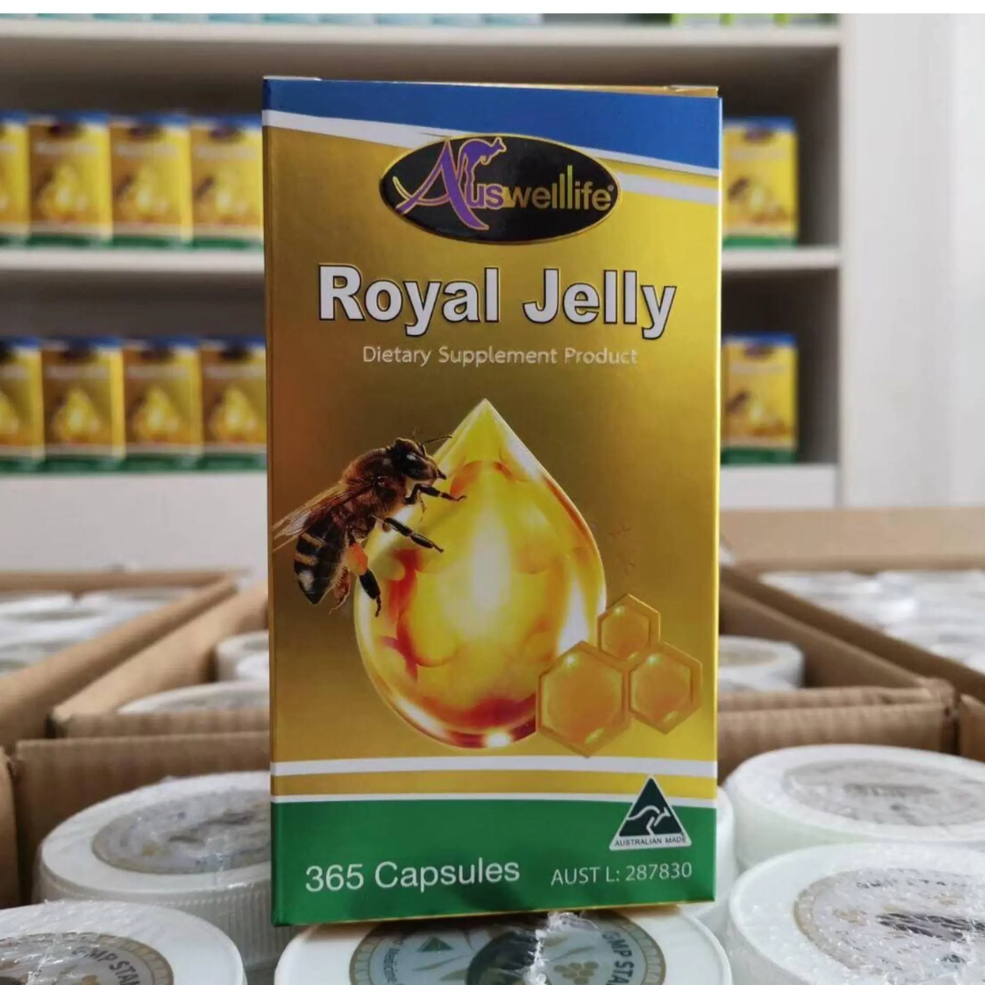 นมผึ้ง ความเข้มข้นสูงสุด Royal Jelly Auswelllife Royal Jelly นมผึ้งเกรดพรีเมี่ยม 100% อาหารเสริมเพื่อสุขภาพ บำรุงประสาทและสมอง ต้านความเครียด นอนไม่หลับ และความอ่อนเยาว์ 1 กระปุก ( 365แคปซูล )
