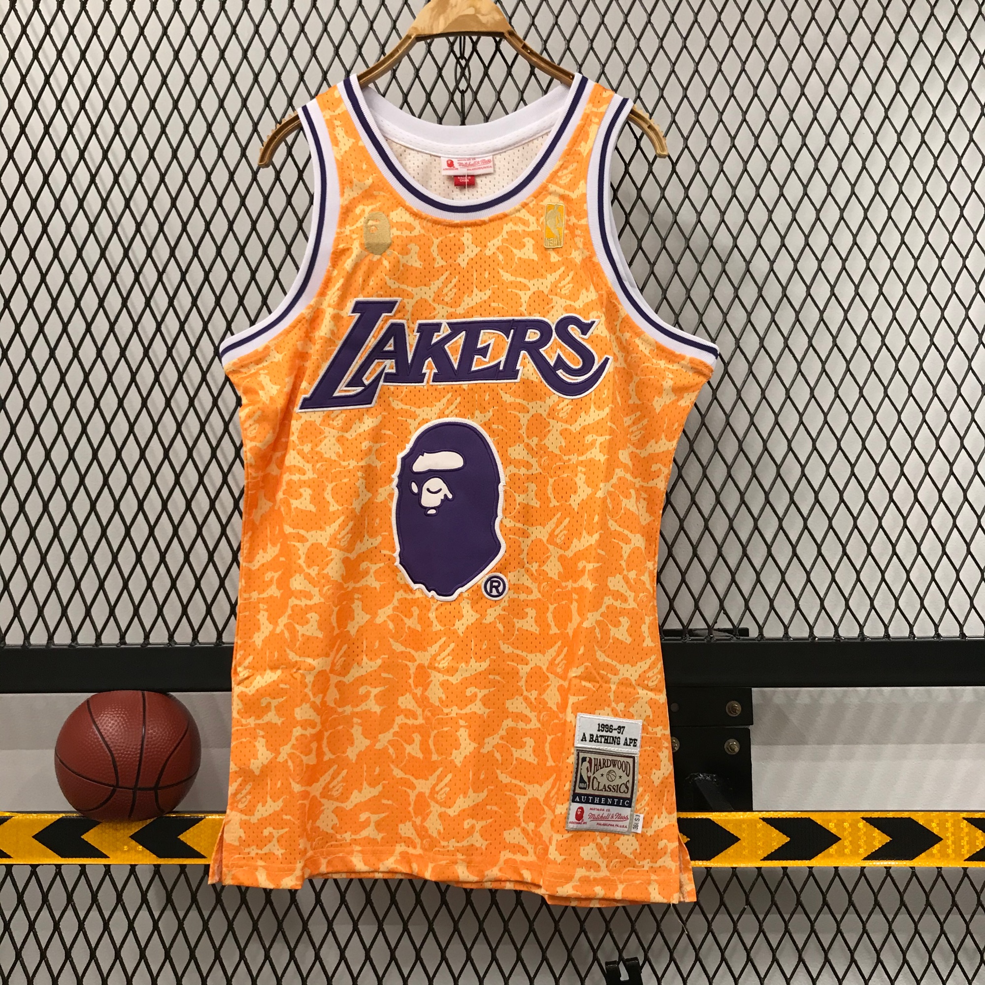 เสื้อบาสเกตบอล basketball jerseys(พร้อมจัดส่ง)#Bape X Lakers.93(2layer)