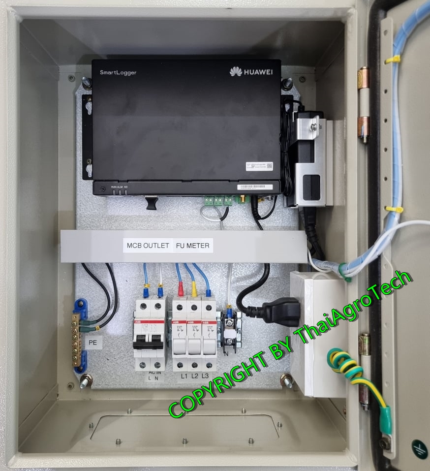 Hinata va Sasuke yotoqda jinsiy aloqada bolishadi U yalaydi, u soradi.