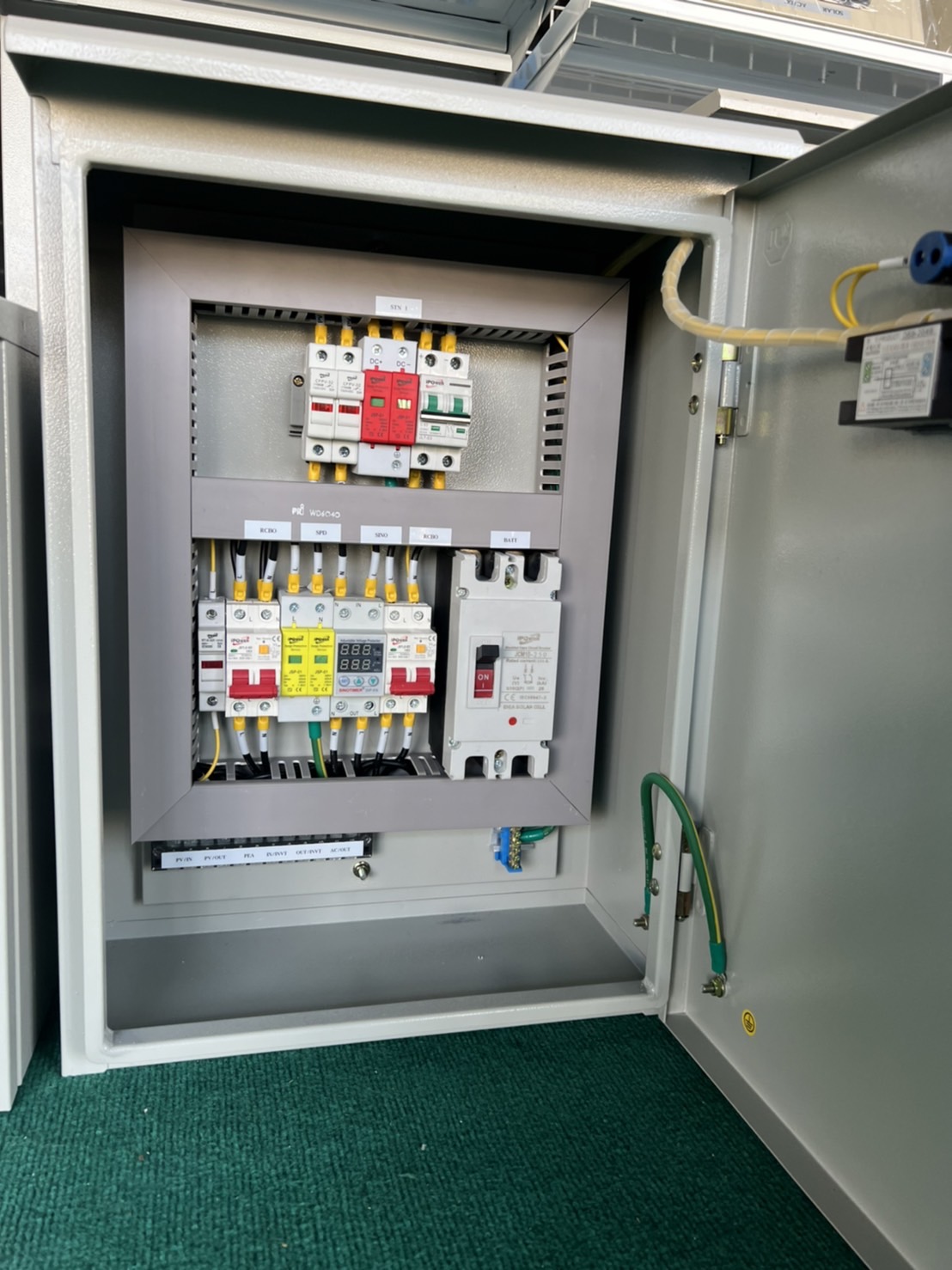 Off grid solar combiner AC/DC 1 string ตู้คอมบายเนอร์ สำหรับระบบออฟกริด ...