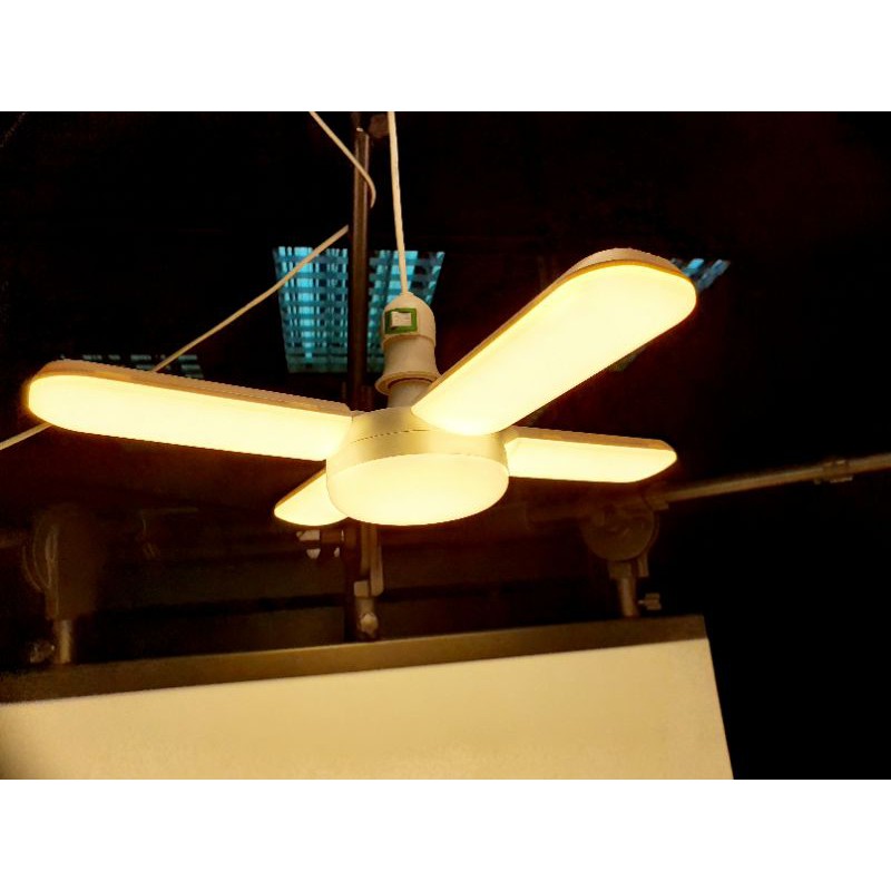 หลอดไฟ LED แสงขาว/แสงเหลือง หลอดไฟทรงใบพัด พับได้ Fan Blade LED Bulb 3ใบ+ช็อตยุง/3ใบ+อีก1ดวงไฟ65W /4ใบ+1อีก1ดวงไฟ85Wแสงขาว/เหลือง รุ่น Fan Blade LED Bulb สี 4+1แสงเหลือง สี 4+1แสงเหลือง