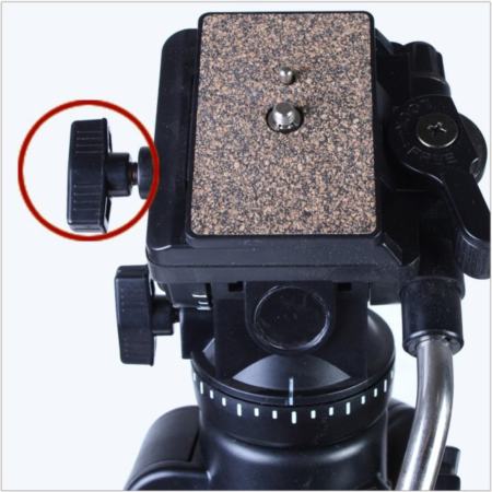 YUNTENG ขาตั้งกล้อง รุ่น Yunteng VCT-880 (สีดำ)  แถมตัวหนีบมีอถือยึดได้สูงสุด105mmมูลค่า129บาท