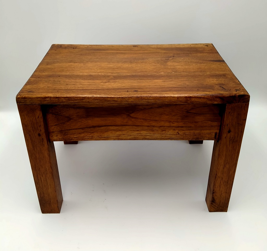 โต๊ะไม้สัก โต๊ะเล็ก โต๊ะเตี้ย เก้าอี้เล็ก เก้าอี้เตี้ยไม้สัก โต๊ะไม้ คลาสสิก