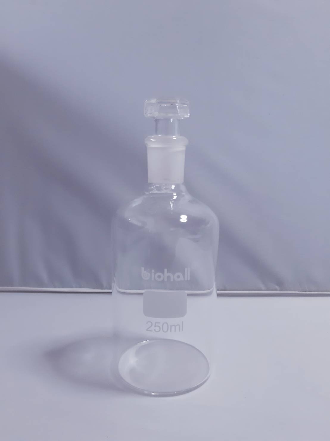 Glass bottle Reagent NarrowMouth Glassstopper250ml รหัสสินค้า 01-BH26-04