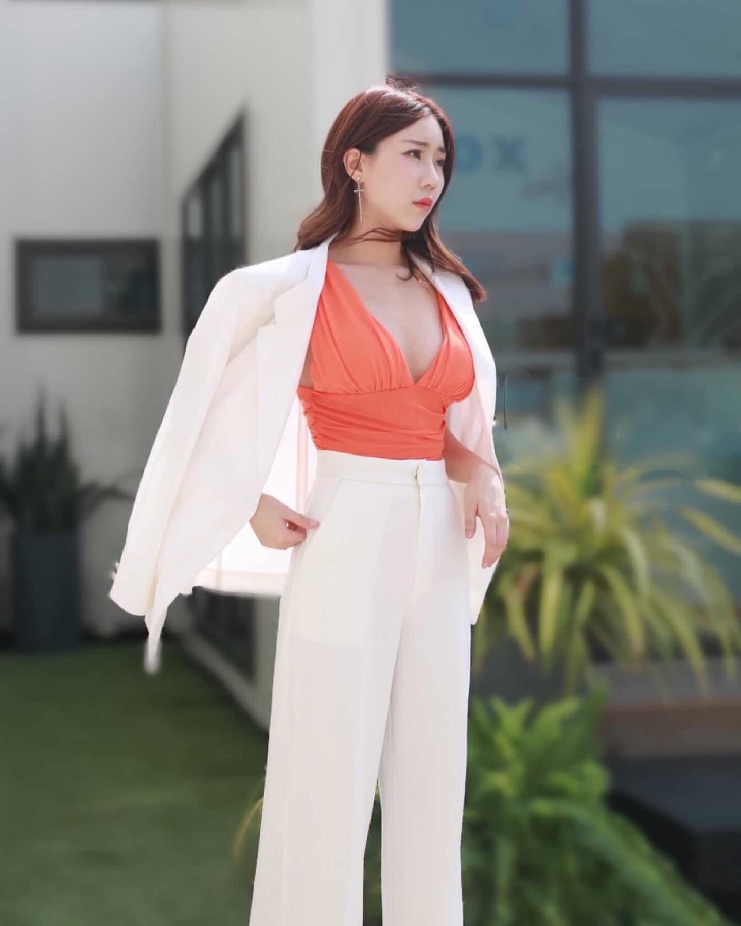 ꫛꫀꪝ ✨✨Fenny🤎(350฿ฟรีส่ง) กราบให้งานตัวนี้หน่อยคะ!! ร้านเราไม่เคยทำให้ผิดหวังคะ รุ่นนี้เป็นบอดี้สูทละมุนสุดๆ ผ้าชีฟองเกรดพรีเมียม แบบนิ่มมาก และมีซับในให้ทั้งตัว