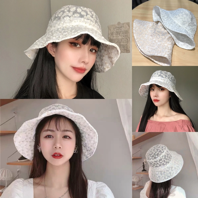 ภาพหน้าปกสินค้าHatgogo หมวก สไตล์เกาหลี  หมวกบักเก็ต หมวกแฟชั่นลูกไม้ หมวกบักเก็ต ดอกไม้ (มี2สี)