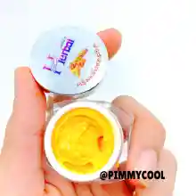 ภาพขนาดย่อของภาพหน้าปกสินค้าแท้  ครีมขมิ้น  ครีมขมิ้นเฮิร์บ ขมิ้นเฮอร์เบิล ครีมขมิ้นสด Turmeric Harbal Cream 5g (แท้) จากร้าน Pimmycool บน Lazada ภาพที่ 3