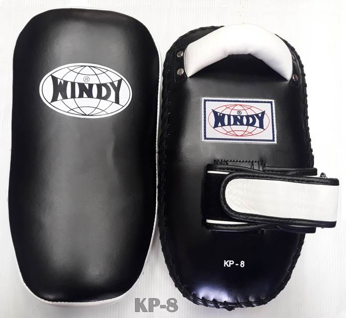 Windy Kick  Curved Pads KP-8  Black White (Standard) for Training MMA K1 เป้าเตะวินดี้ KP-8  ดำ-ขาว แบบโค้ง หนังแท้ สำหรับเทรนเนอร์ ในการฝึกซ้อมนักมวย