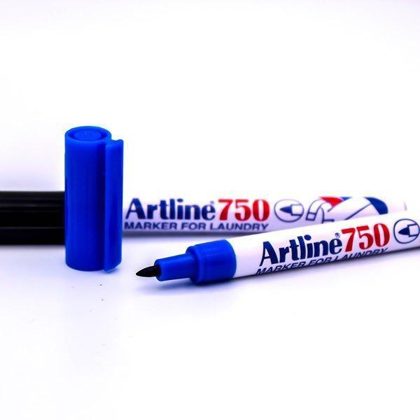 Electro48 Artline ปากกาเขียนผ้า อาร์ทไลน์ ชุด 2 ด้าม (สีน้ำเงิน,ดำ) แห้งทันที และกันน้ำ