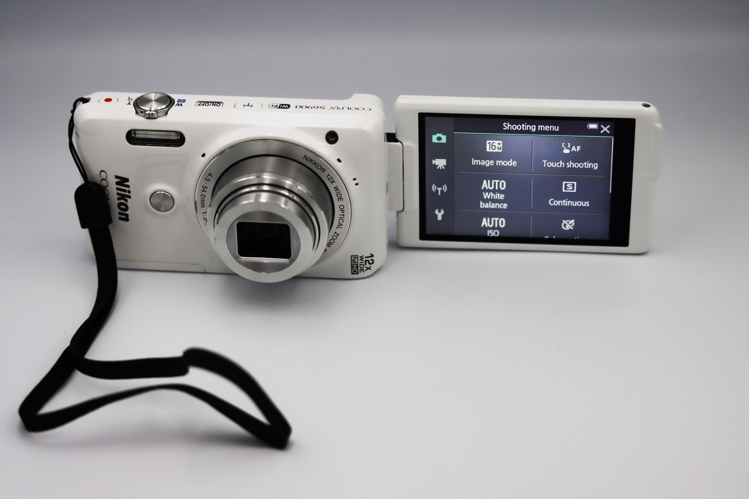 Nikon COOLPIX S6900 本箱付属品一式付 Nikon COOLPIX S6900 本箱付属品一式付