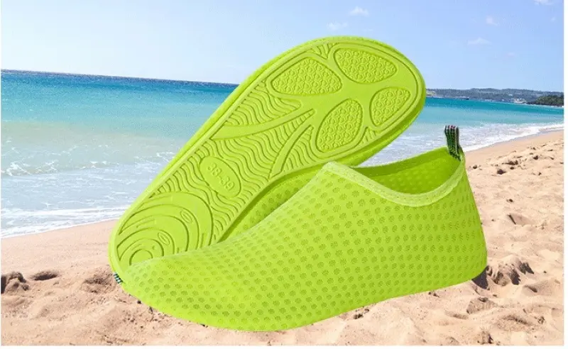 ภาพสินค้ารองเท้าเดินชายหาด ชายทะเล กันลื่น (มีไซร์ เด็กและผู้ใหญ่) รุ่น 8041 จากร้าน C MALL บน Lazada ภาพที่ 5