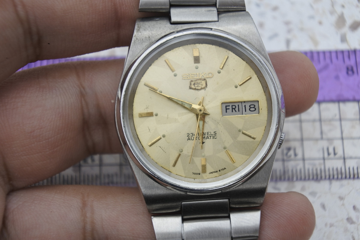 นาฬิกา Vintage มือสองญี่ปุ่น Seiko 5 Five ระบบ 7009 6001 Automatic