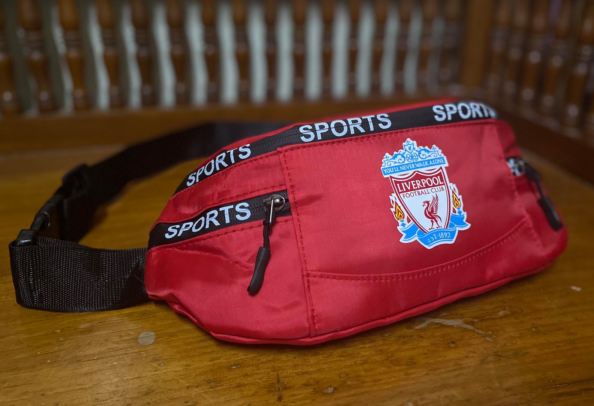สินค้าใหม่! กระเป๋าเป้ กระเป๋าคาดเอว ลิเวอร์พูล Liverpool ลายสวยงาม สีแดง