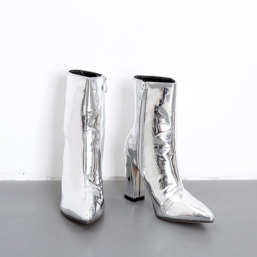 chloe.store CACTUS BOOTS (silver/black/snake) รองเท้าบูทสีเงิน ดำ บูทลายหนังงู รองเท้าบูทหญิง รองเท้าบูทส้นสูง รองเท้าบูทแฟชั่น รองเท้าบูทออกงา