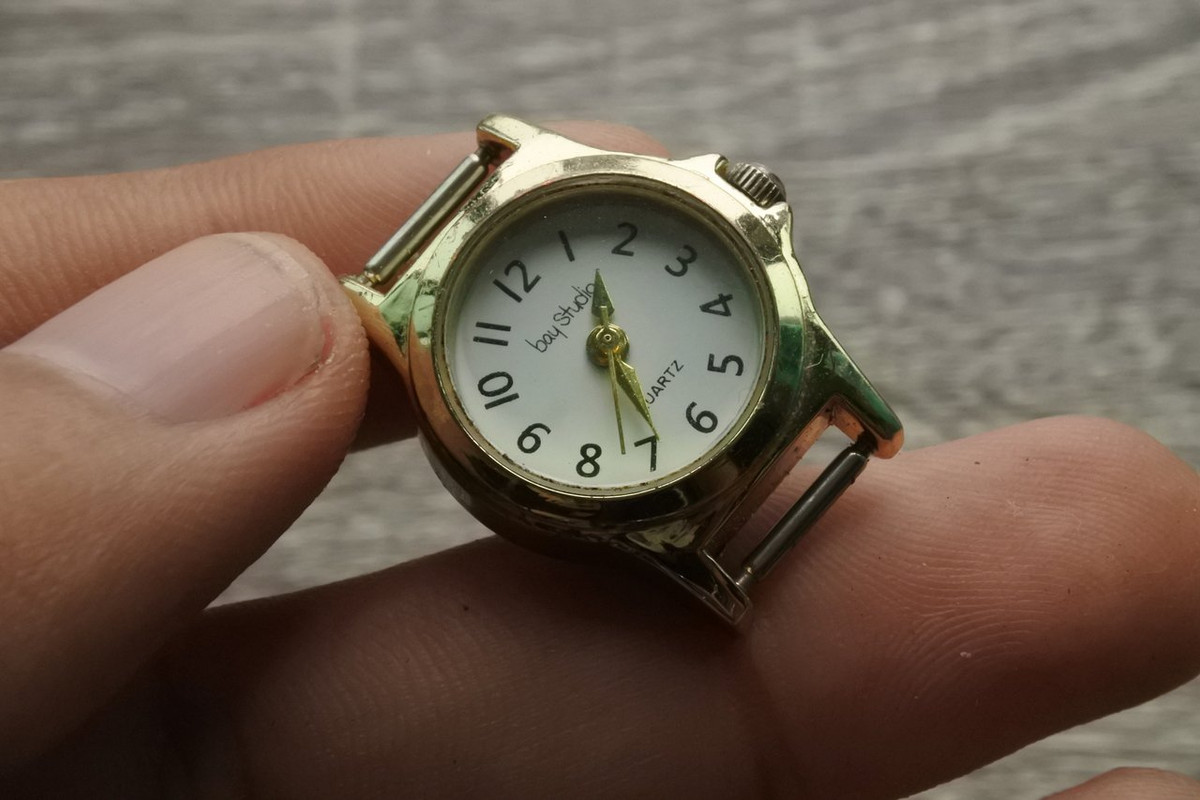 Bay studio sales quartz watch