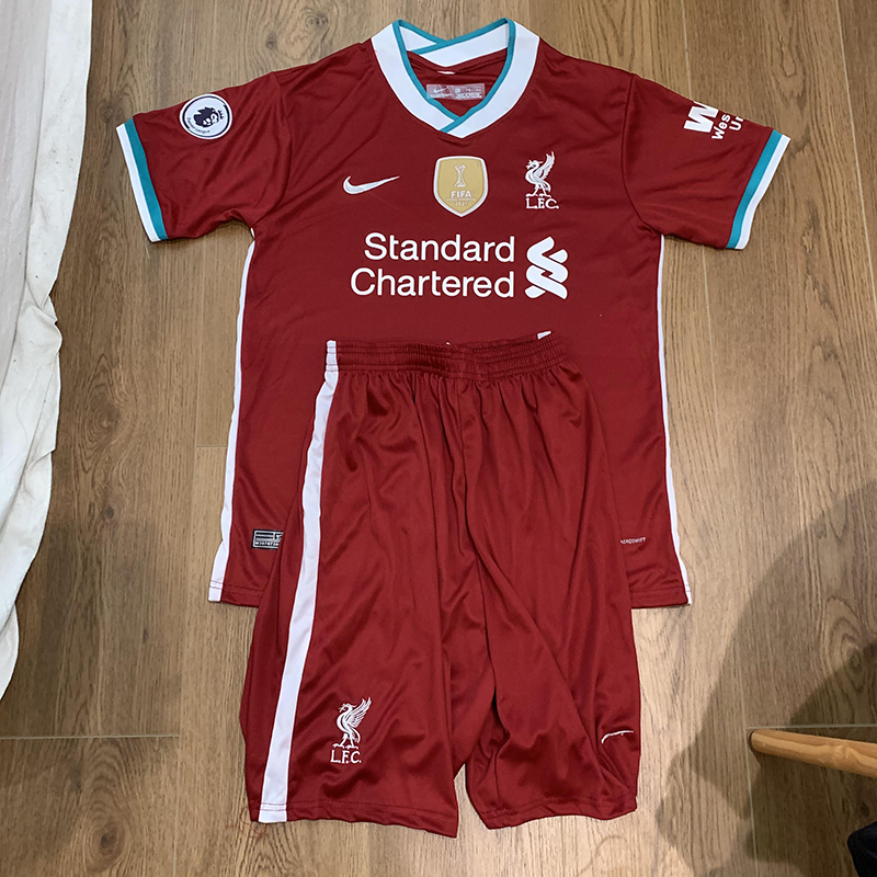 ?? ชุดบอล Liverpool (Red) เสื้อบอลและกางเกงบอลผู้ชาย ปี 2020-2021 ใหม่ล่าสุด (สีออกเข้มกว่าปกติ)??