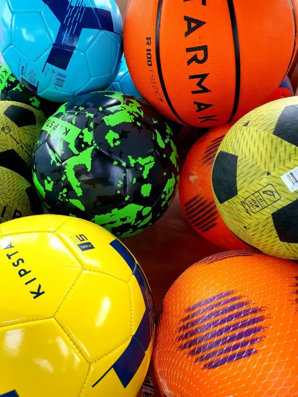 ภาพสินค้าลูกฟุตบอล ลูกบอล บอล ball Football มาตรฐาน เบอร์ 3,4,5 ฟุตบอล หนัง pvc เย็บอย่างดี (สูบลมพร้อมใช้) ลูกบาส บอลรูหนู ราคาพิเศษ เก็บโค้ดลดค่าส่งได้ จากร้าน PC NET & COMPUTER LAB บน Lazada ภาพที่ 1