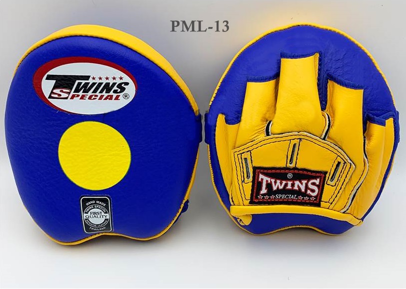 Twins Special mini Focus mitts punching PML-13 Blue yellow Genuine Leather for Trainer Muay Thai MMA K1 เป้ามือทวินส์ สเปเชี่ยล ทรงโค้งเล็ก สีน้ำเงิน เหลือง สำหรับเทรนเนอร์ ฝึกซ้อม