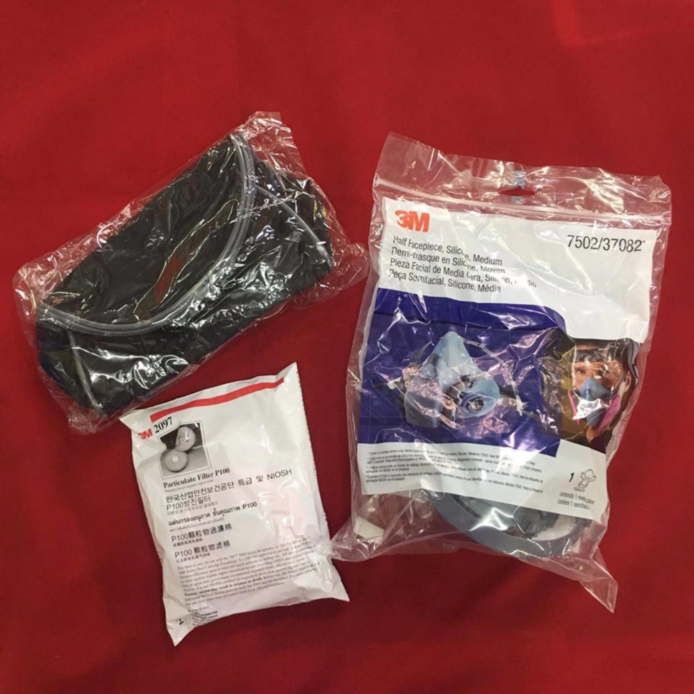 ของแท้!! 3M ชุดหน้ากากซิลิโคน 7502 และแผ่นกรองสำหรับงานเชื่อม พร้อมกระเป๋าเก็บอุปกรณ์ ขาย ของแท้!! 3M ชุดหน้ากากซิลิโคน 7502 และแผ่นกรองสำหรับงานเชื่อม พร้อมกระเป๋าเก็บอุปกรณ์