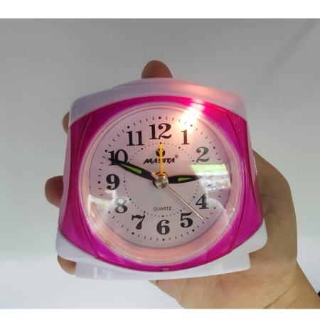 ราคาพิเศษนาทีนี้ นาฬิกาปลุก แฟชั่นตั้งโต๊ะ ตั้งปลุก มีไฟมองกลางคืน ทรงเหลี่ยม รุ่น MAYITA
920 ให้ความเห็น