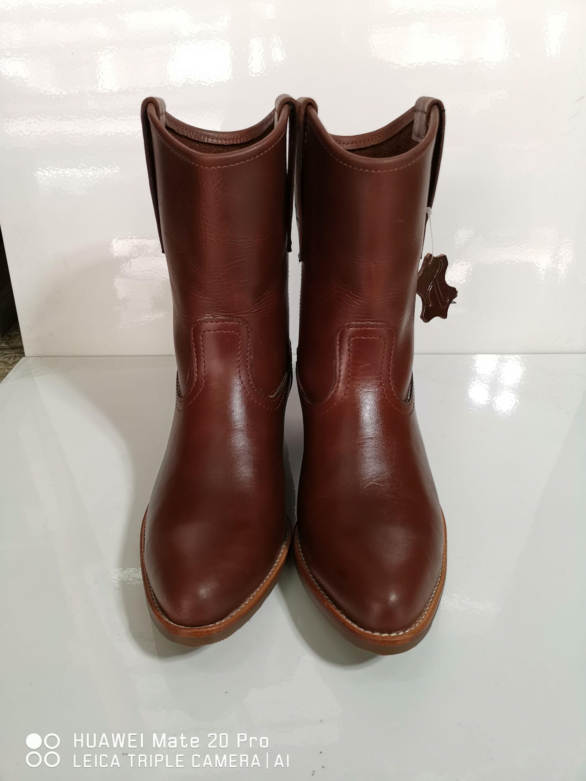 รองเท้าบูท เซฟตี้ หัวเหล็ก หนังมัน พื้นกันไฟ พื้นสีครีมน้ำตาล กันน้ำมัน หัวแหลม สีน้ำตาล