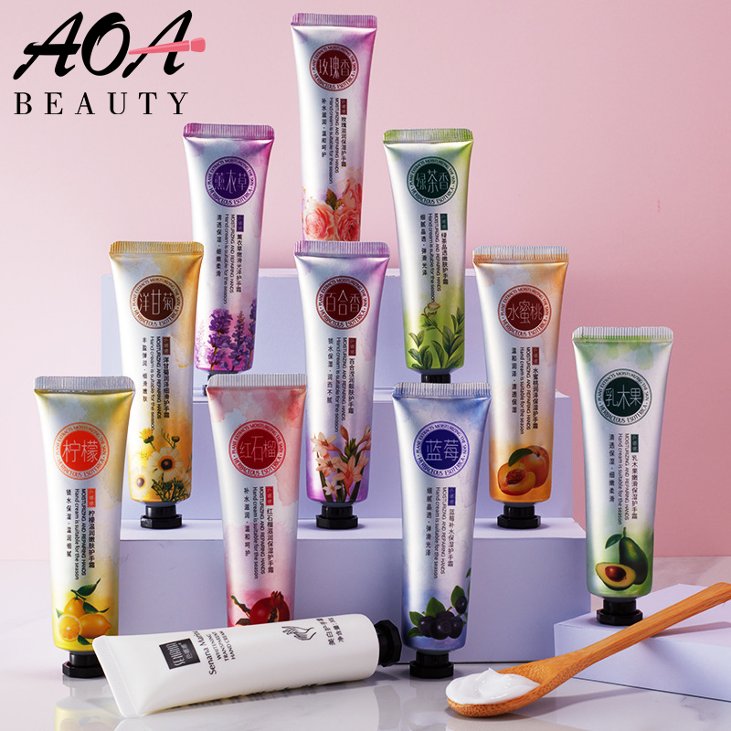 AOA ครีมทามือ Shea Butter Chamomile Hand Cream ที่ให้ความชุ่มชื้น กลิ่นดอกไม้
