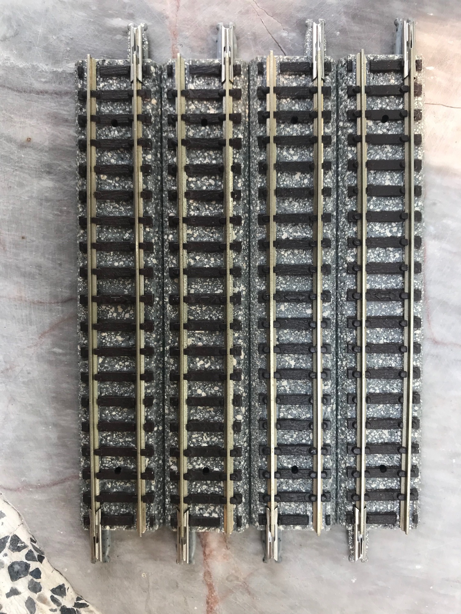 Tomix Grey S140 mm Straight track 4 pcs – N Scale