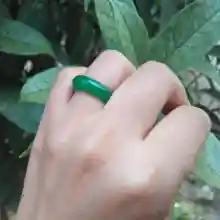 ภาพขนาดย่อของภาพหน้าปกสินค้าOแหวนหยกแท้ หยกพม่า Jadeite Type A พม่า ( รับประกันหยกพม่าแท้ตลอดชีพ )  แหวนหยก สีขาว  แหวนหยกสีเขียว  พร้อมกล่อง จากร้าน Nicol Jewels บน Lazada ภาพที่ 6