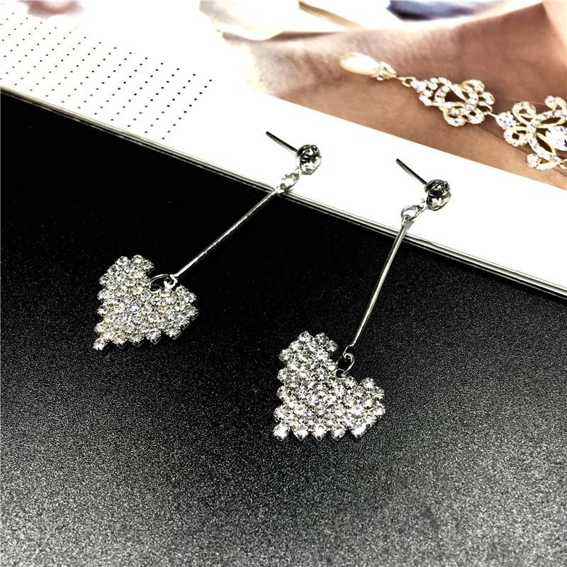 ต่างหูเพชร รูปหัวใจ พิกเซล ต่างหูแฟชั่น Nuanta Jewelry F15 Diamond Pixel Heart Earrings