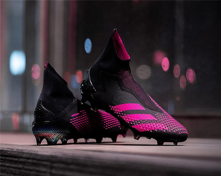 พร้อมสต็อก 2020 จริง 100% ขายร้อนเดิม Men's รองเท้ากีฬา รองเท้าฟุตบอล Black Pink Football Shoes