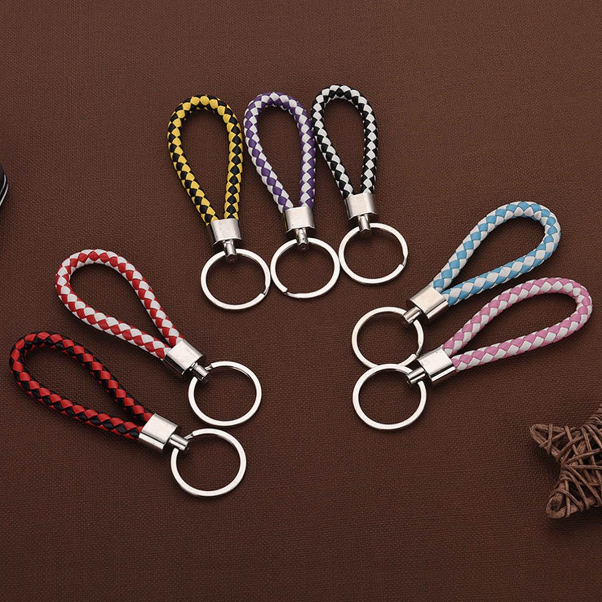 พวงกุญแจสร้างสรรค์  เชือกหนังถักด้วยมือ พวงกุญแจหัวอัลลอยใหม่ simple key chain