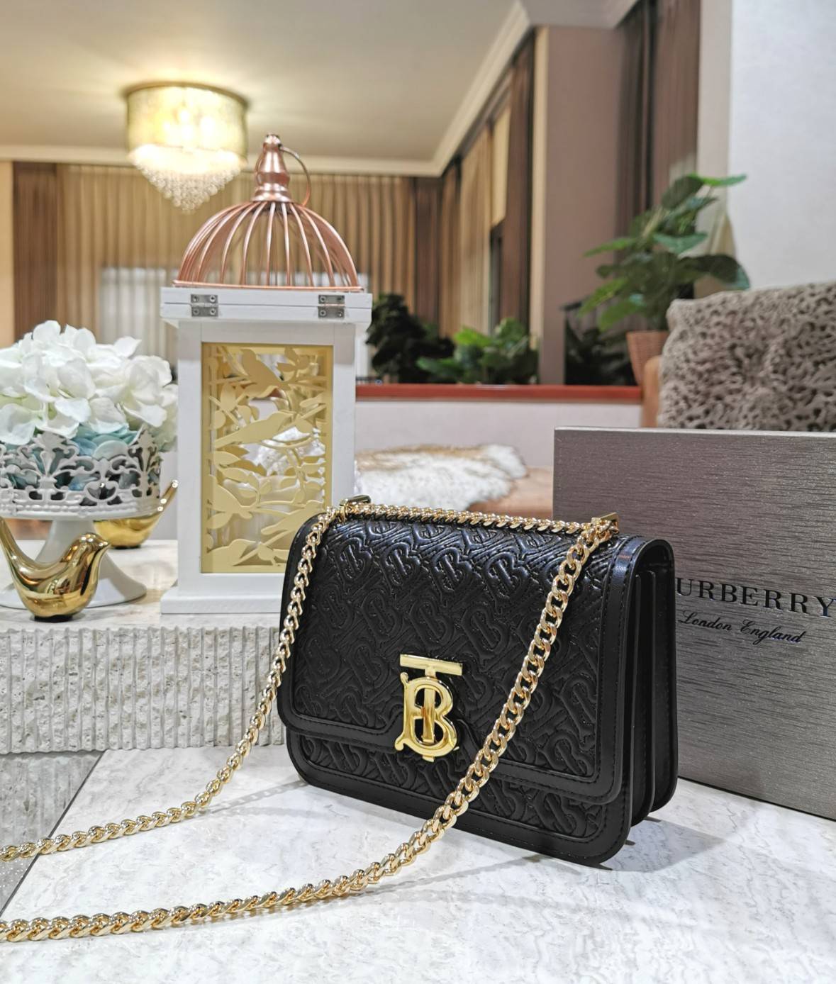 กระเป๋าสะพาย สะพายไหล่ สะพายข้าง ของแท้ BURBERRY FRAGRANCES LEATHER