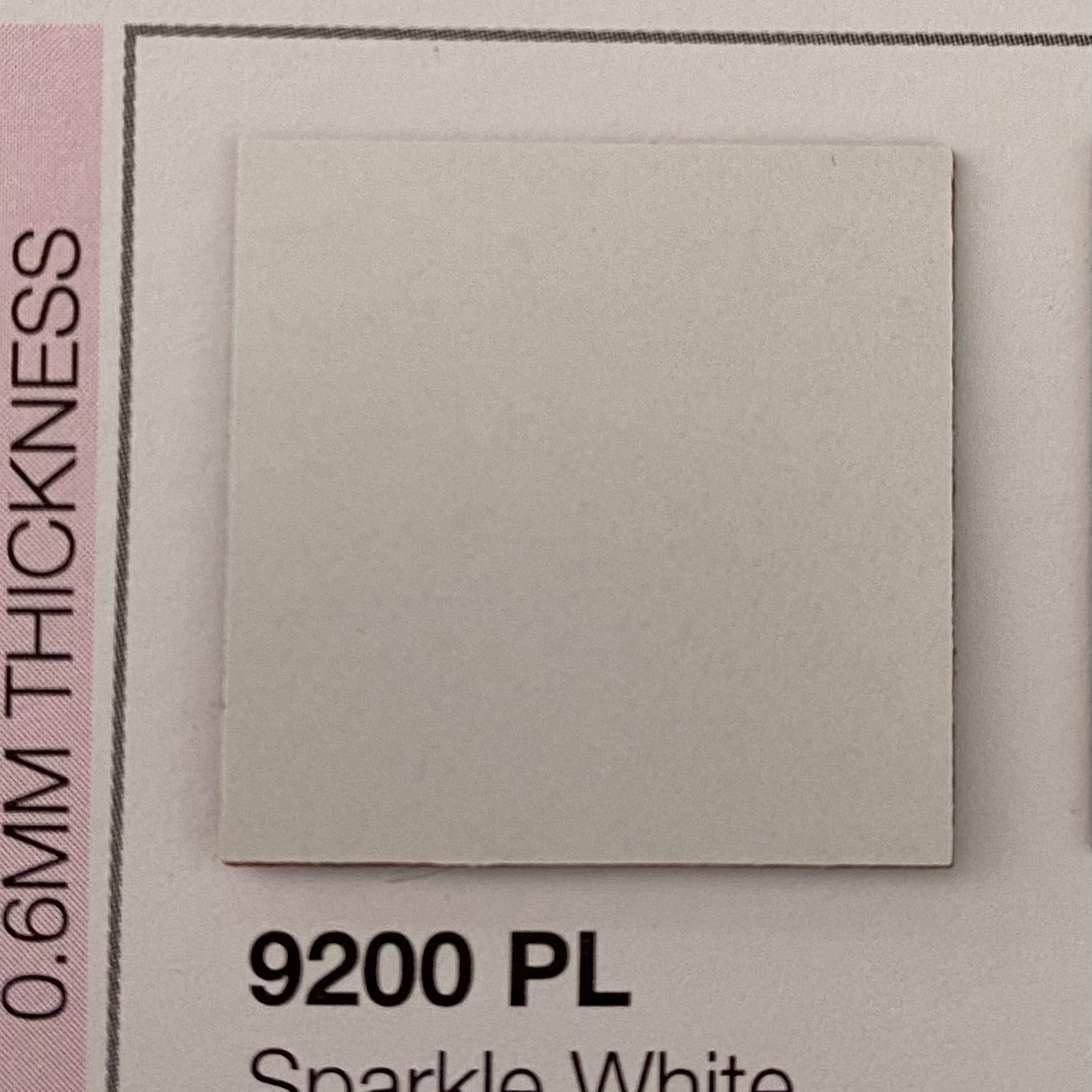 แผ่นโฟเมก้า TD board Td 9200 pl ผิวเรียบ ด้าน สีขาว ขนาด หนา 0.6 มม.  ขนาด 80x120 ซม