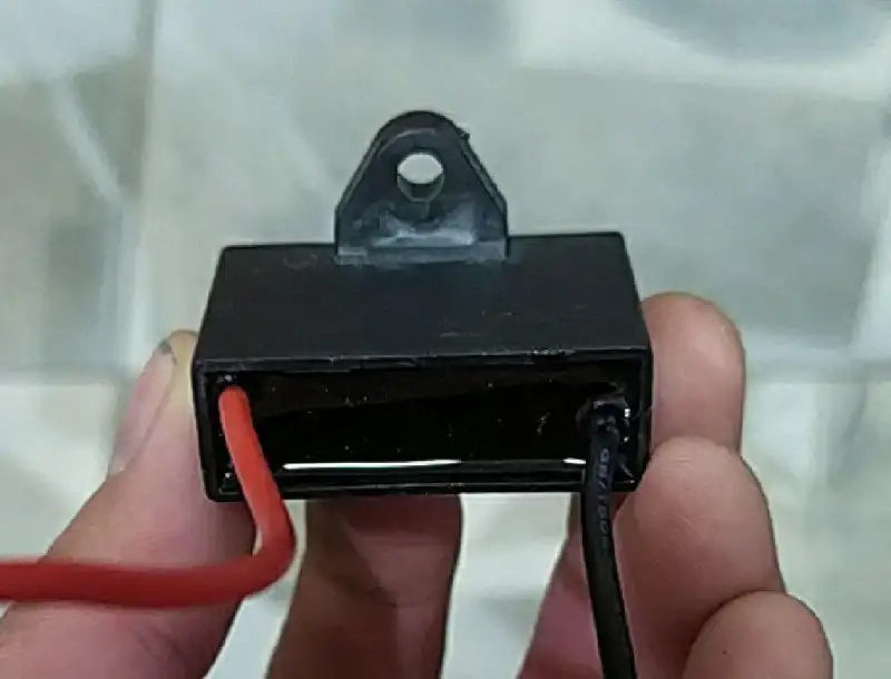 ภาพสินค้าคาปาซิเตอร์พัดลม hatari ขนาด 1.5uF 450V มีสาย พร้อมท่อหด คาปา แคปพัดลม capacitor จากร้าน Easier life บน Lazada ภาพที่ 3
